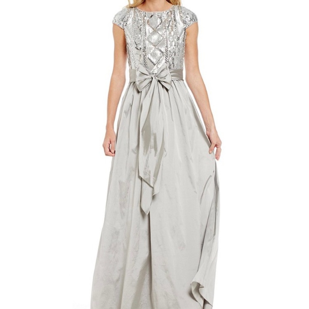 New w/ tags Sequined silver Adrianna Papell Gown